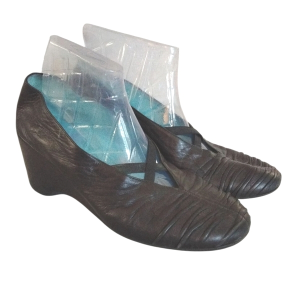 Thierry Rabotin Black Leather Criss-Cross Wedges Size 9.5 - Picture 9 of 9